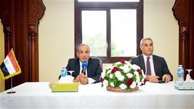 وزير الخارجية يستعرض مع أعضاء الجالية بنيجيريا مبادرات دعم المصريين بالخارج