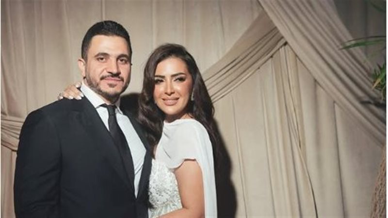 كريم السبكي وزوجته