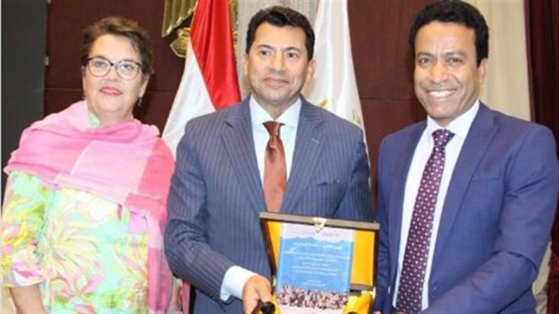 جانب من تكريم الفنان