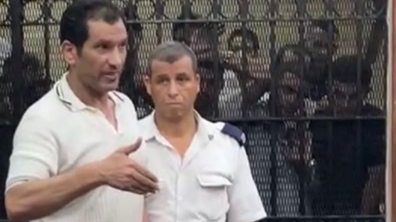 المتهم اثناء محاكمة