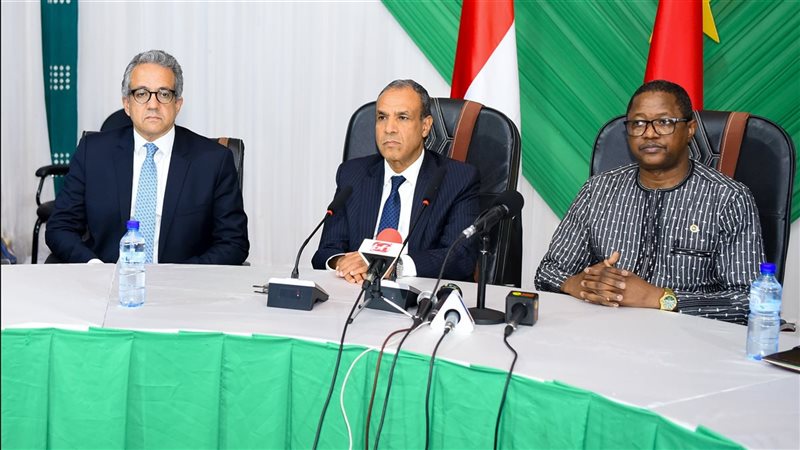 جانب من المؤتمر الصحفي