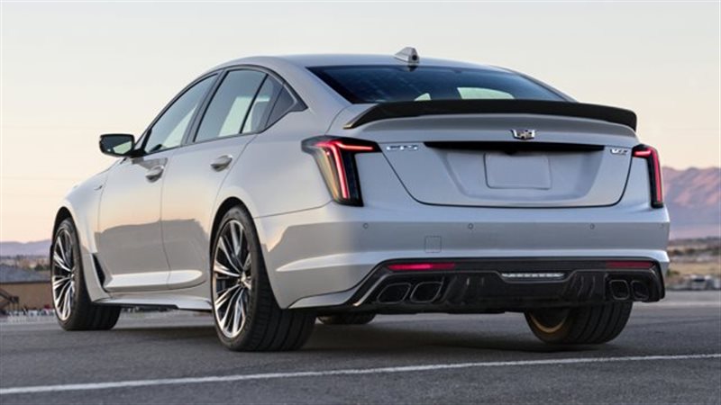 سيارة Cadillac CT5-V