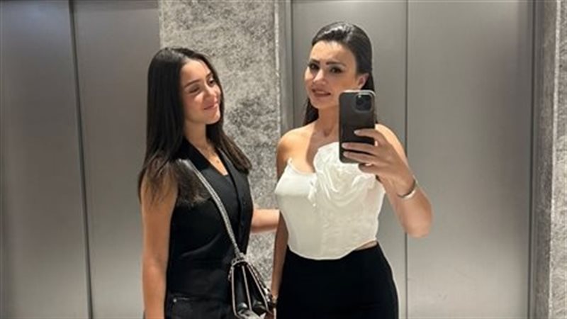 دينا فؤاد وابنتها
