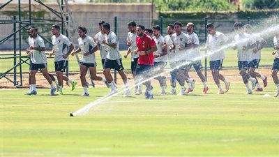 الأهلي يستأنف تدريباته في معسكر تونس.. والشحات يشارك في التدريبات الجماعية 