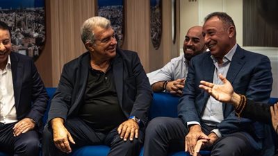 صور.. تفاصيل زيارة وفد الأهلي التاريخية لنادي برشلونة