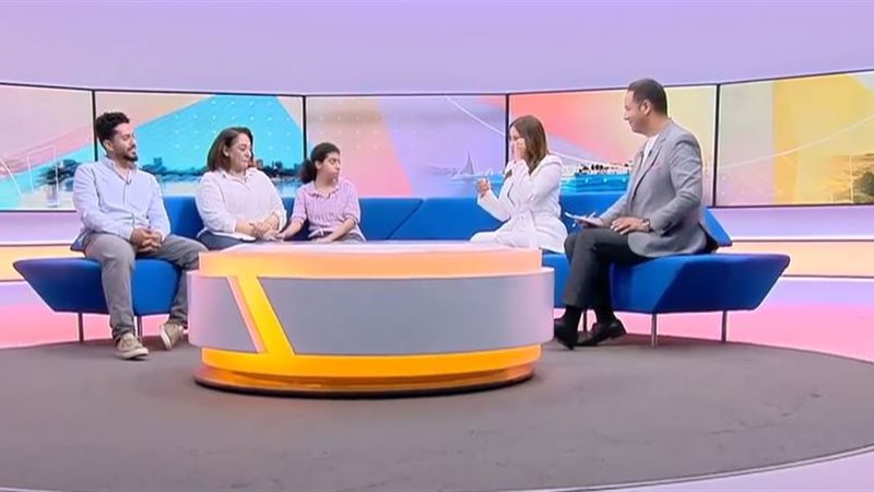 مذيعة برنامج هذا