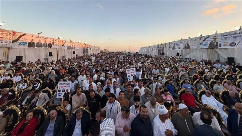 الحضور خلال المؤتمر