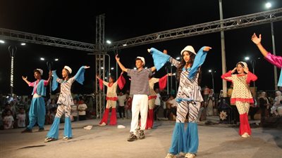 افتتاح ليالي صيف السويس الفنية بممشى أهل السويس وسط حضور جماهيري واسع