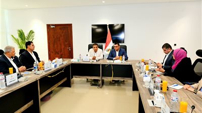 وزير الإسكان: نولي اهتمامًا خاصًا بالمشروعات التي تمس حياة المواطنين اليومية 