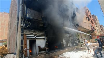 مصرع عامل في حريق مصنع فايبر بقليوب والحماية المدنية تدفع بـ6 سيارات إطفاء 