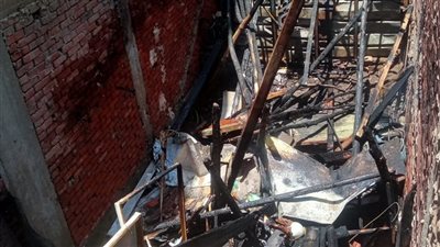 النار كلت كل حاجة.. حريق هائل يلتهم منزلًا دون خسائر في الأرواح بسوهاج 