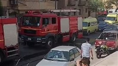 السيطرة على حريق بمحلين تجاريين وإصابة عاملين بحدائق أكتوبر 