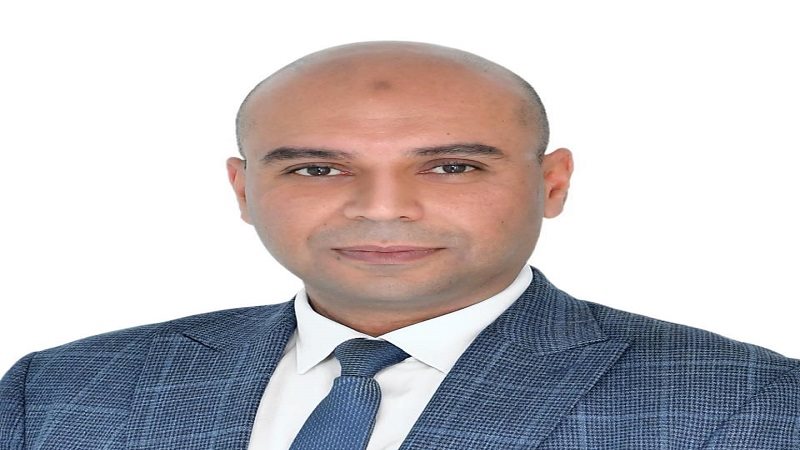 الكاتب شادي زلطة