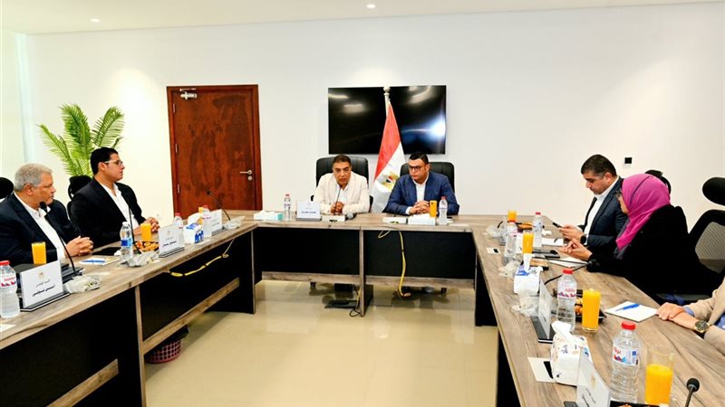 وزير الإسكان