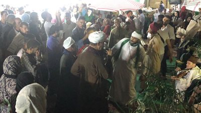 الطرق الصوفية بالإسكندرية تحتفل بالليلة الختامية لمولد أبو العباس.. ذكر وطعام