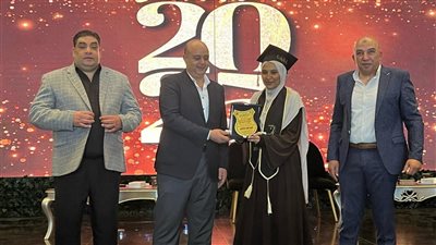 في حفل تخرج كلية تجارة.. محمد مصطفى يعلن تأسيس مدرسة هيلثي للتعليم الزراعي