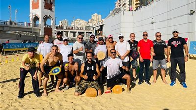 احتفالا بالعيد القومي الـ 73.. شواطئ الإسكندرية ترفع شعار كامل العدد