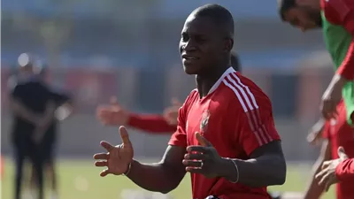 ديانج يتمسك بتأجيل ملف التجديد.. ويرفض الاعتراف بتمديد عقده مع الأهلي