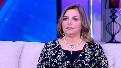 عزة لبيب: ليلى طاهر اعتزلت حفاظًا على تاريخها.. والشائعات تؤلمها|فيديو 