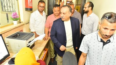 خلال جولة مفاجئة.. محافظ أسيوط يتفقد المركز التكنولوجي بأبوتيج  