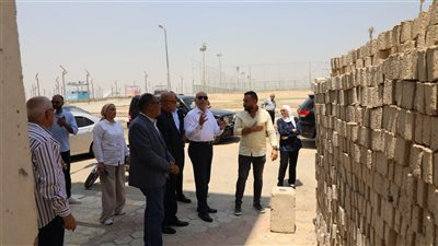 محافظ القاهرة يتفقد عدد من المصانع بمدينة الأسمرات لمتابعة الموقف التنفيذي لها