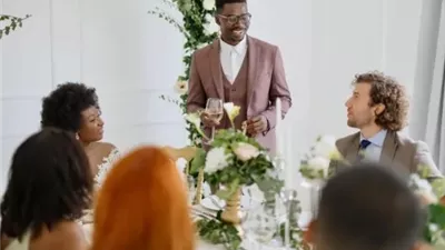 كتابة دعوات الزفاف بالذكاء الاصطناعي.. اتجاه متصاعد في 2025