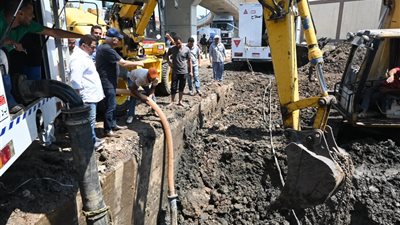 تحرك فوري وميداني لمواجهة كسر مفاجئ بخط مياه رئيسي بكفر الدوار 