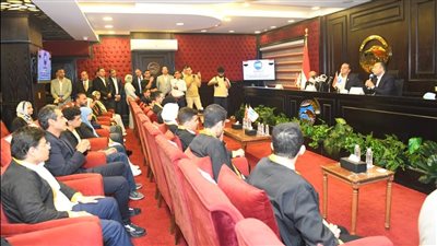 100 ألف جنيه ورحلة عمرة.. عبدالجواد لـ«أوائل» الثانوية العامة: أنتم مستقبل مصر