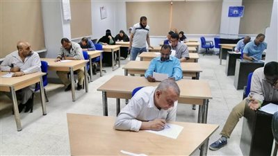 800 موظف يتأهلون للترقيات بشركة مياه الفيوم بعد اجتياز اختبارات المسار الوظيفي