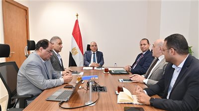 وزير الري يوجه بمواصلة جهود الحد من انتشار الحشائش وإنشاء منظومة متكاملة