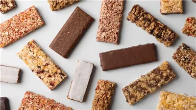 ألواح البروتين بين الحقيقة والوهم: دراسة تكشف مفاجآت حول فعاليتها الغذائية 