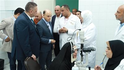 محافظ كفرالشيخ يتفقد مركز طب وجراحة العيون ويشيد بمستوى الخدمات المقدمة