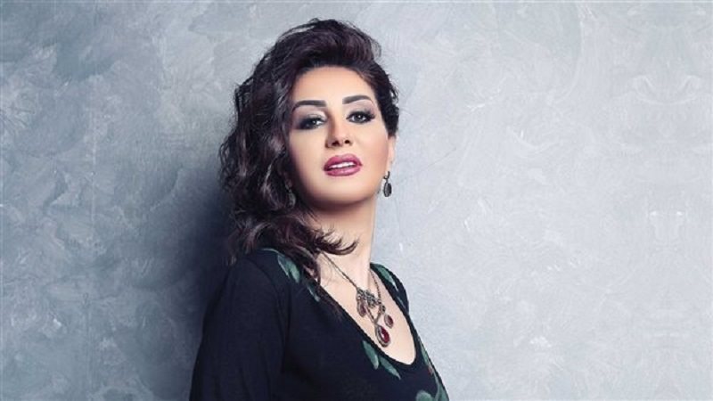 الفنانة وفاء عامر