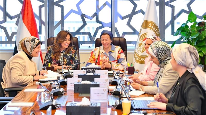 د.منال عوض ود.ياسمين