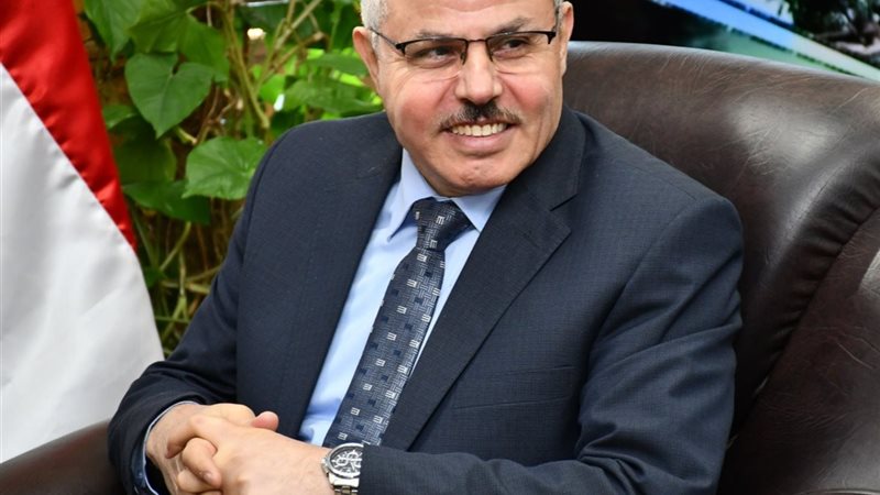 رئيس جامعة قناة السويس
