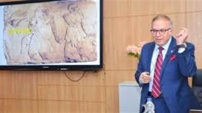 أستاذ بجامعة هارفارد ينتقد بشدة نظام تسجيل الهواتف في مصر