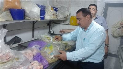 دمياط.. حملة تموين مكبرة تطيح بمخازن منتجات غذائية مجهولة المصدر