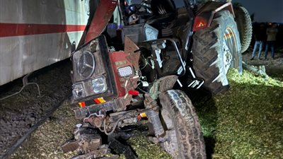 تصادم قطار خط المناشي بجرار زراعي في البحيرة | صور