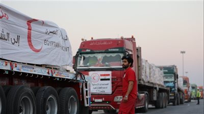 قافلة زاد العزة تواصل مسيرتها في يومها الثاني محملة بـ1500 طن من المساعدات 
