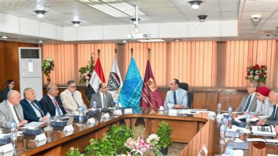 وزير قطاع الأعمال العام: قطاع التشييد ركيزة أساسية للتنمية العمرانية