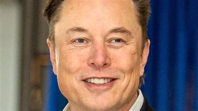 ماسك يعلن عن صفقة ضخمة بين تسلا وسامسونج لإنتاج شرائح الذكاء الاصطناعي 