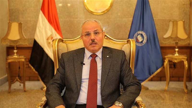 رئيس جامعة قناة السويس
