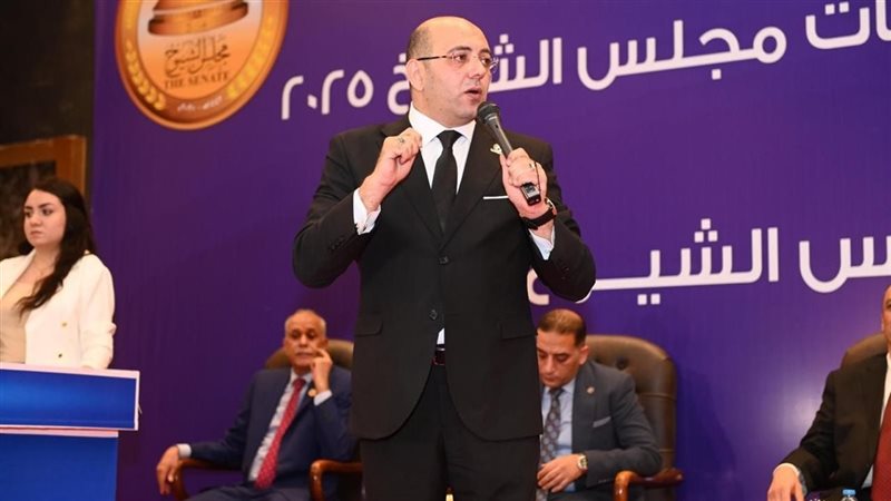 الدكتور أحمد العطيفي