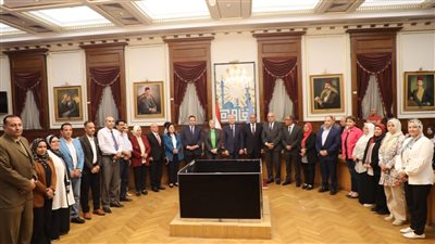 محافظ القاهرة يكرم 30 من أوائل الثانوية والدبلومات الفنية احتفالاً بتفوقهم