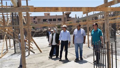 رئيس جامعة بنها يتفقد عدداً من المنشآت الجديدة بكفر سعد “ 