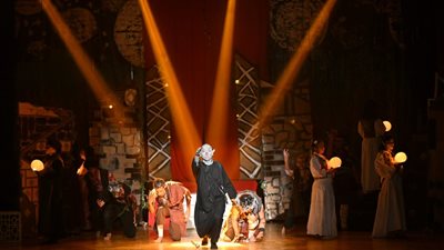 «لعنة زيكار».. فانتازيا إنسانية تكشف وجها آخر للحب