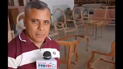 داخل مصنع للآثاث.. رحلة الخشب من المادة الخام إلى تحفة فنية بدمياط