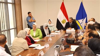 محافظ دمياط يترأس اجتماعًا لمتابعة آخر مستجدات منظومة التأمين الصحي الشامل