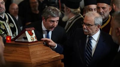 الرئيس اللبناني جوزيف عون يمنح زياد الرحباني وسام الأرز الوطني رتبة كومندور