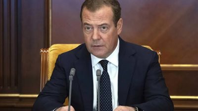 ميدفيديف يحذر ترامب: لعبة «الإنذار النهائي» تشعل المواجهة بين موسكو وواشنطن